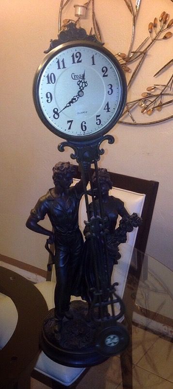 Pendulum Crosa Clock