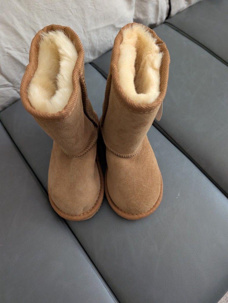 UGGs - Kid Size 6