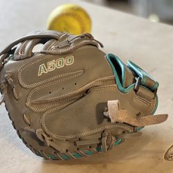 Wilson A500 Siren 32"  Fastpitch Softball Catchers Mitt