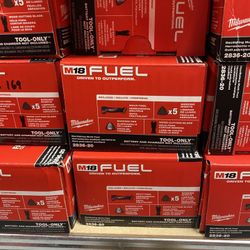 Milwaukee M18 FUEL 18V Lithium-Ion Cordless Brushless Oscillating Multi-Tool (Tool-Only)