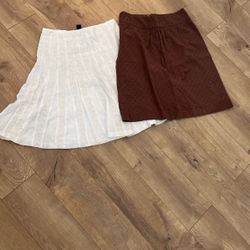 2 SKIRTS SIZE MEDIUM