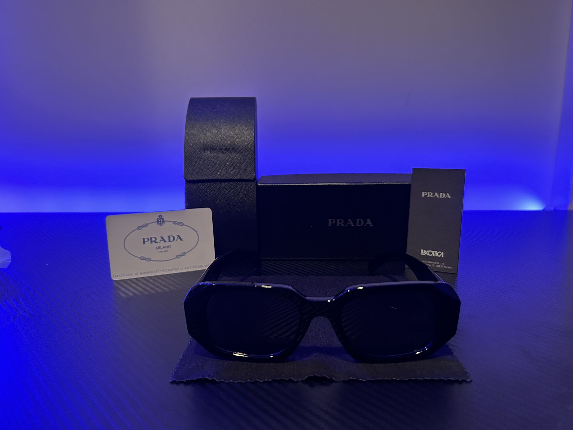 Prada Sunglasses Unisex 