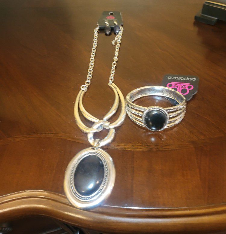 Paparazzi Necklace And Bracelet Set