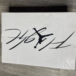 Jordan 4 White thunder Size 9