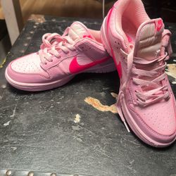 Woman’s Nike Dunks