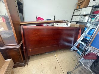 King size sleigh bed