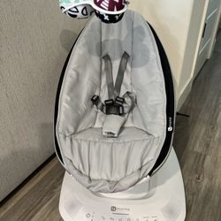 4 Moms MamaRoo Multi-Motion Baby Swing Smart Connectivity - Grey