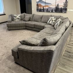 Stanton Sectional Couch 