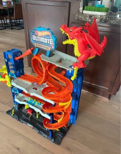 Hot Wheels Let's Race Netflix - Ultimate Garage