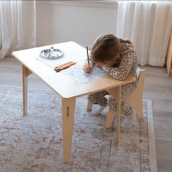 ADJUSTABLE MONTESSORI WEANING TABLE AND CHAIR SET