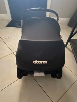 Doona stroller with base