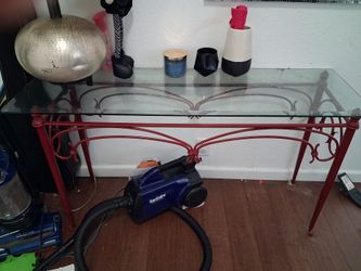 Free! Red glass table and lamp