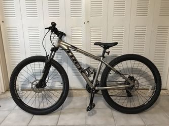 2018 Trek Marlin 5 Mountain Bike for Sale in Pompano Beach FL
