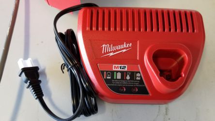 Milwaukee Charger M12