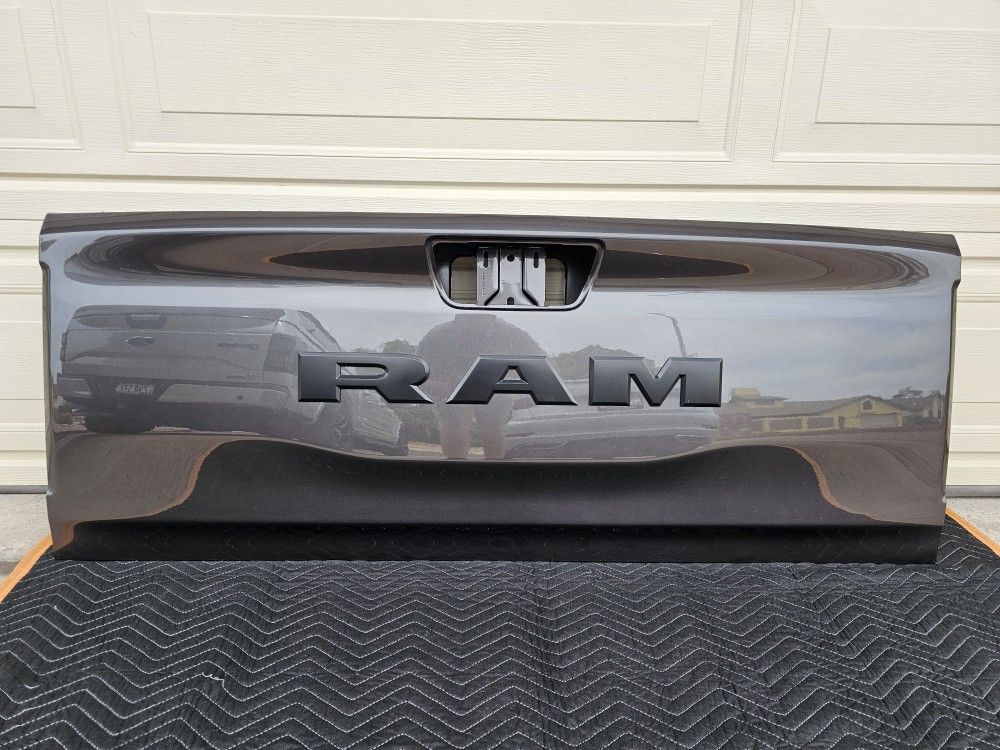 Ram 1500 OEM Tailgate