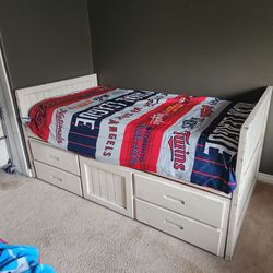 Twin bed with drawers