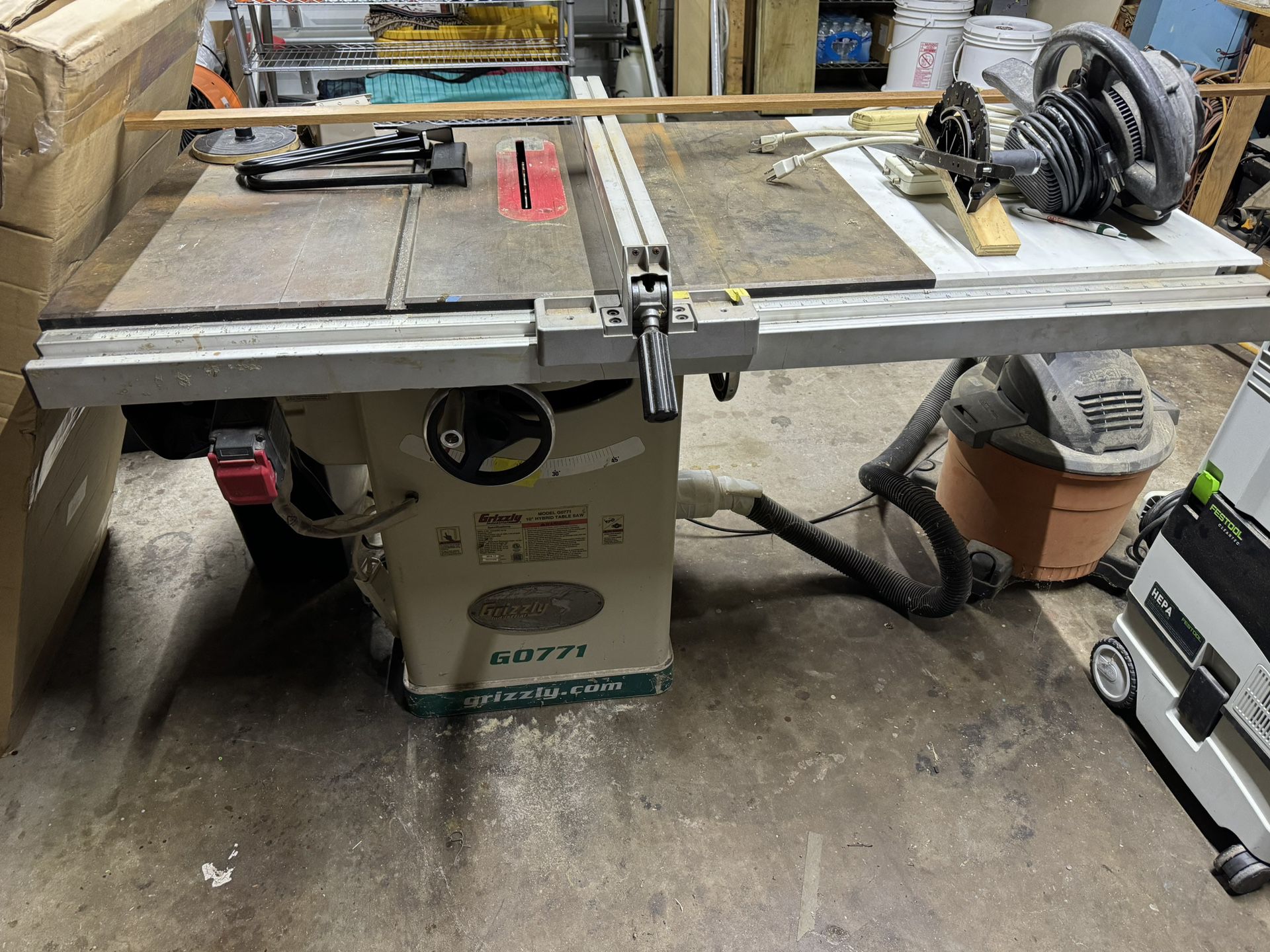 Grizzly Hybrid Table Saw