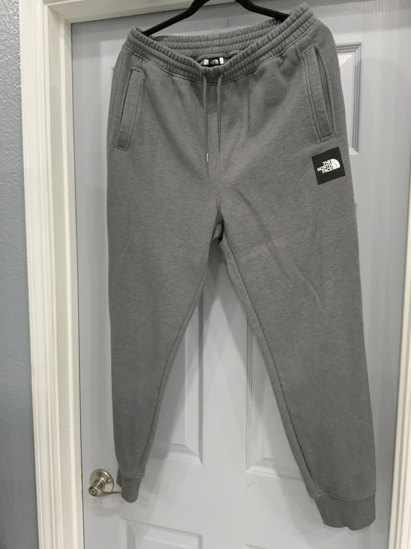 The North Face Grey  Fleece Jogger Sweatpants Men’s Size M Drawstring