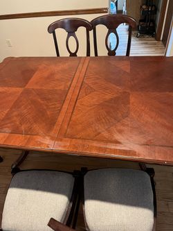 Table With Chairs 