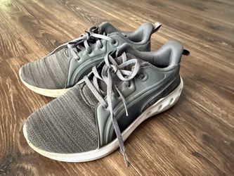 Puma Women’s Shoes Size 8