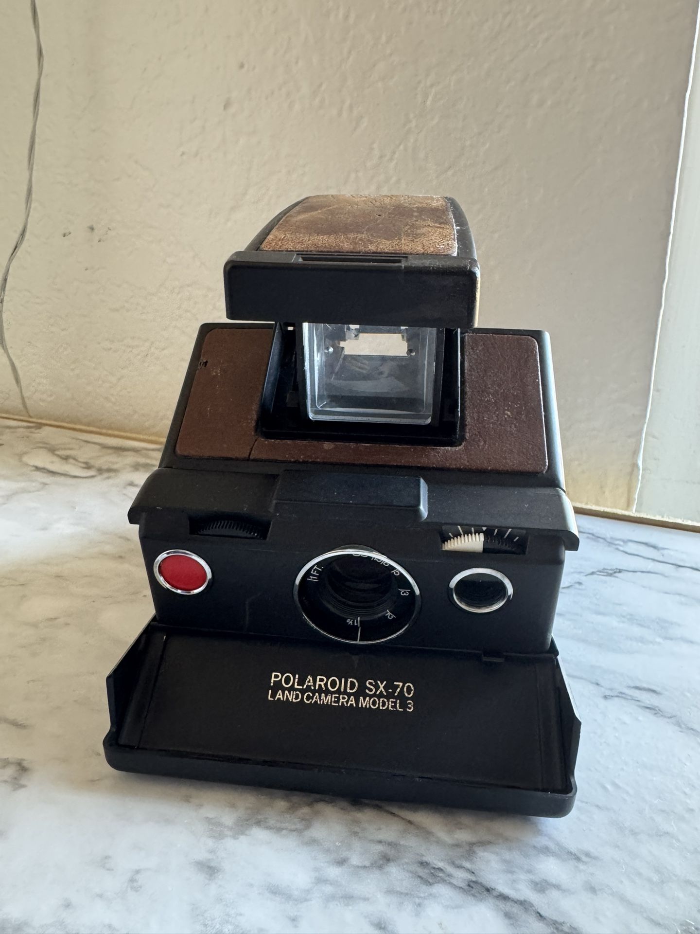Polaroid SX-70 Land Camera Model 3