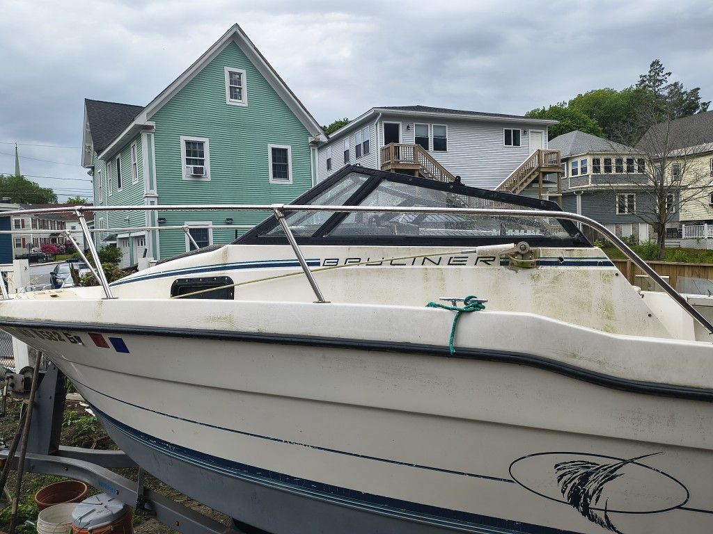 1991 Bayliner Trophy Boat, ran The Boat All Last Summer