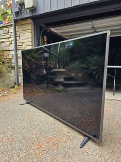 Insignia 75inch LCD Flat Screen TV with Stand