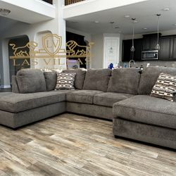  Sectional New 