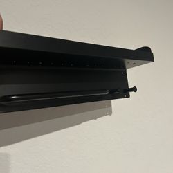 Hanging Shelf With Towel Holders