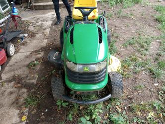 John Deere Riding Lawn Mower Series L100