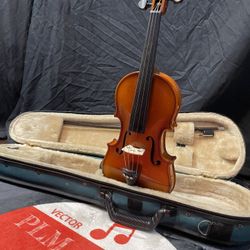 1/4 Violin With Case 