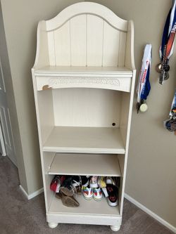 Beige Girls Bookshelf