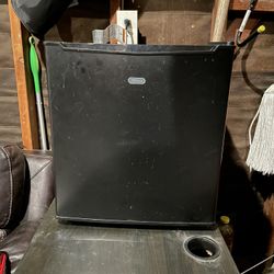 Mini Fridge 