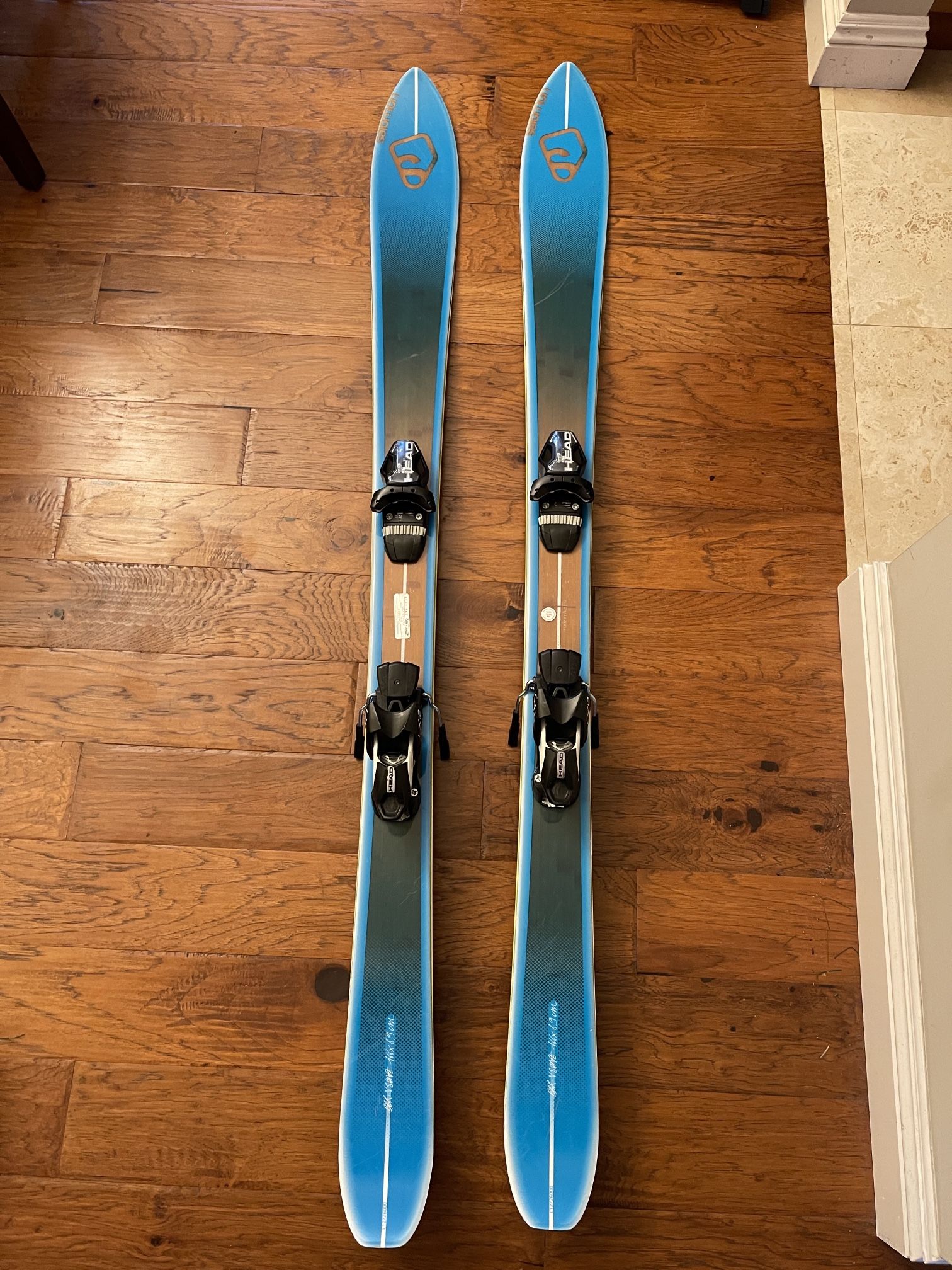 Forskellige Forurenet Enhed Salomon BBR V-Shape 166cm All-Mtn Tip Rocker skis with Head LX 12 ski  bindings for Sale in Rossmoor, CA - OfferUp