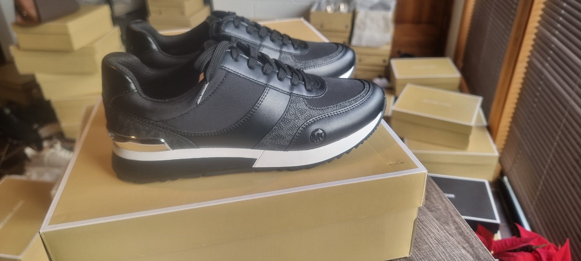 Michael Kors Fashion Women Sneakers Sale size11-9.5-9-8-8.5.(70$)
