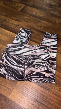 Lululemon size 10