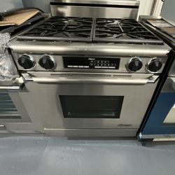 🔥 Dacor 30” Professional Gas Range – Like New! 🔥
