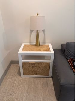 Matching dresser and night stands with lamps