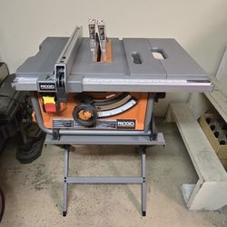 RIGID R45171 15 Amp 10 in. Table Saw with Folding Stand