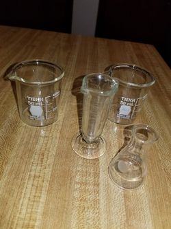 Vintage Lab Glass Science Beakers x 4