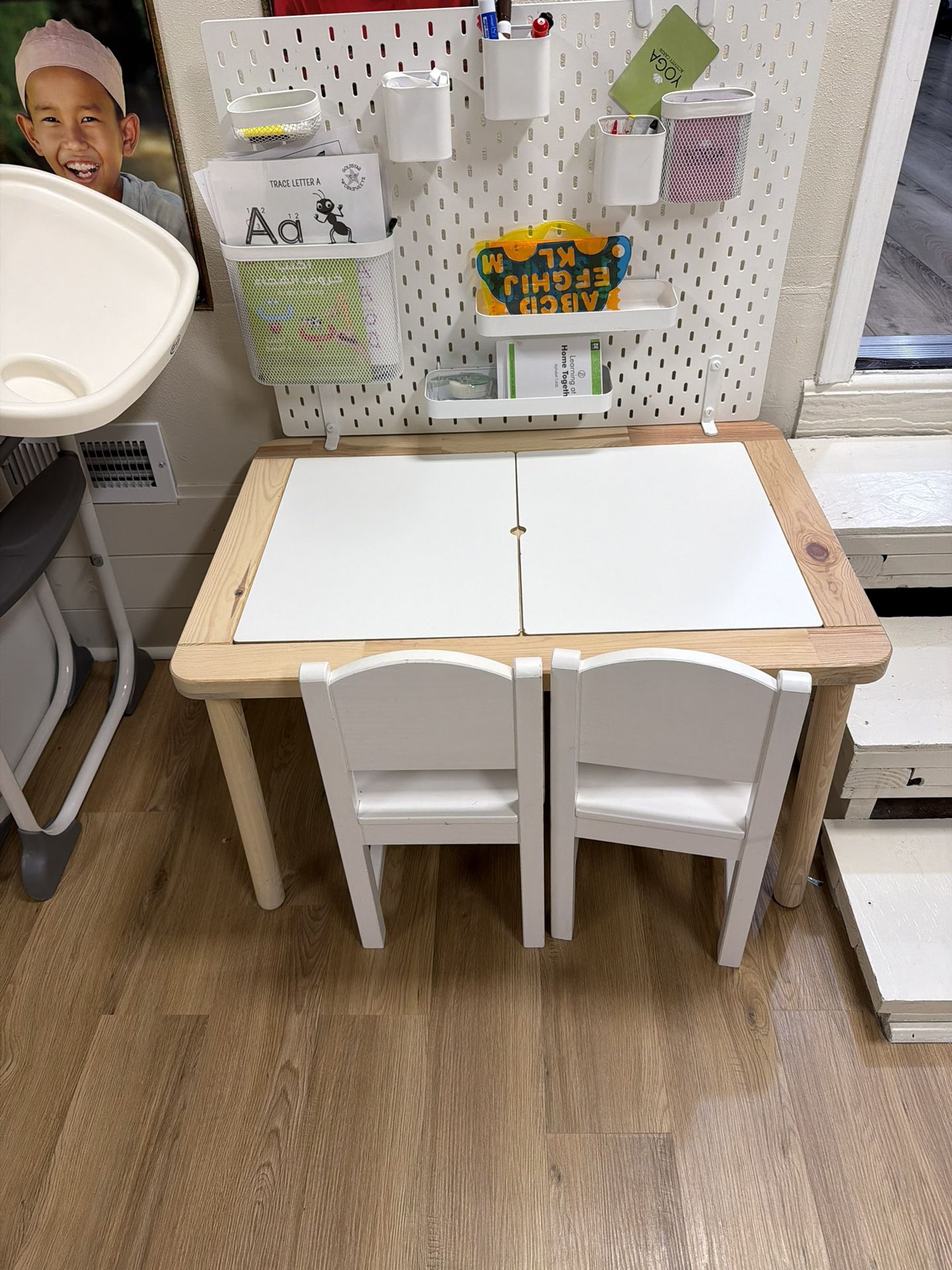 Flisat Children’s Table