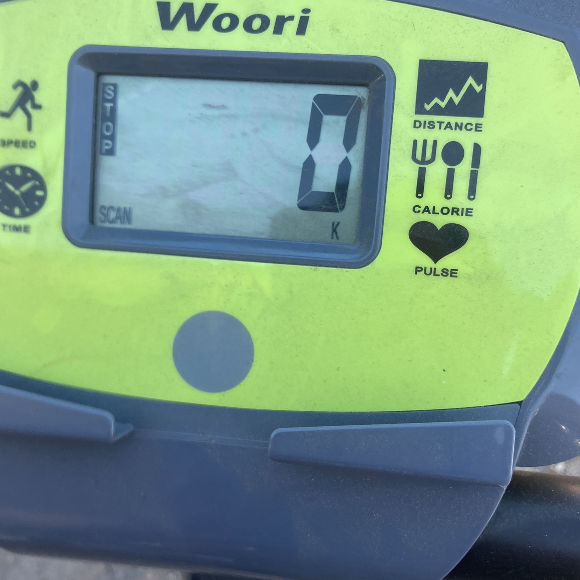 Woori Standing Exercise Machine Stands Up And Folds