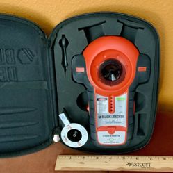 BLACK AND DECKER LASER LEVEL AND STUD FINDER