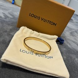 Women Louie Vuittion Bracelet 