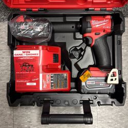 Milwaukee M18 FUEL 18V Lithium-lon Brushless Cordless 1/4 in. Hex Impact Driver Kit with Two 5.0Ah Batteries Charger Hard Case 