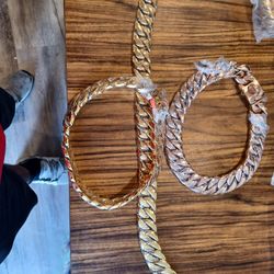 Collars & Chains ⛓ 