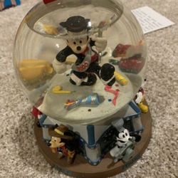 Mickey Millennium Item No. 6400 Westland Giftware 2000 Snowglobe