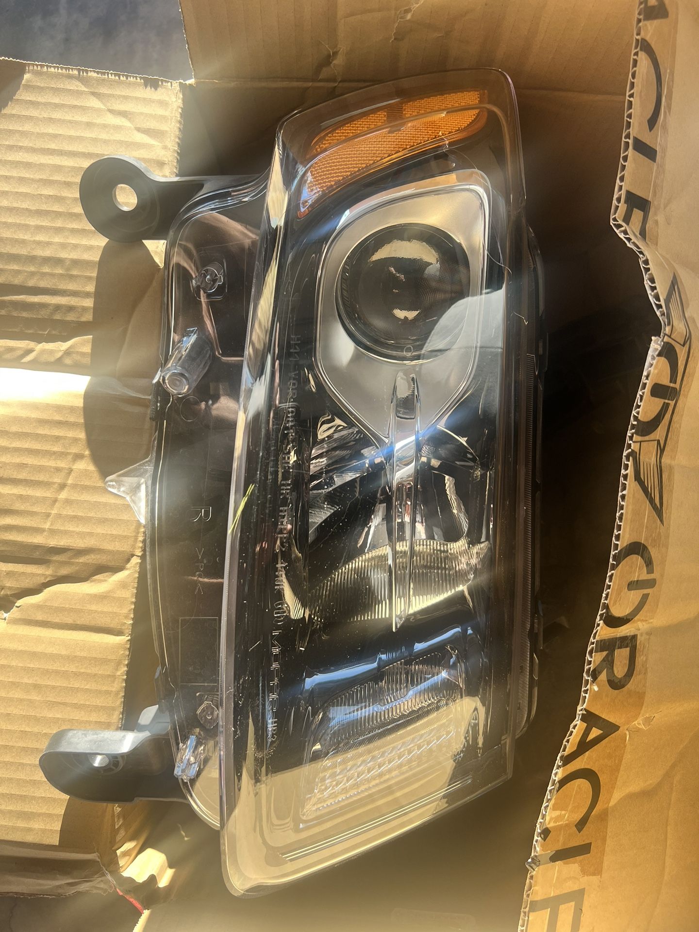 Headlight Jeep Grand Cherokee 