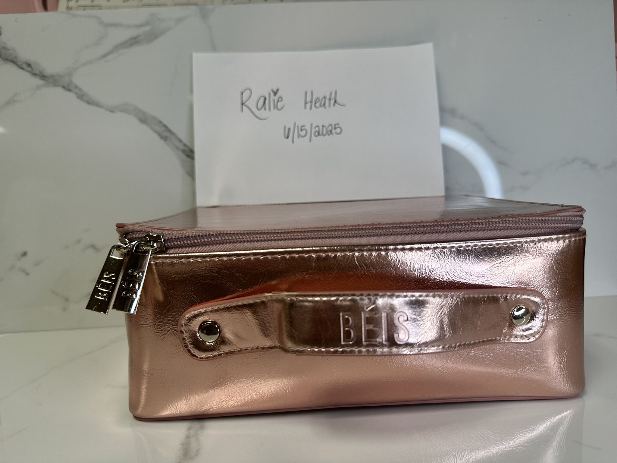 Beis Cosmetic case In metallic pink