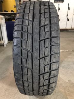 One - 215/60/17 Yokohama Ice Guard iG51V Tire